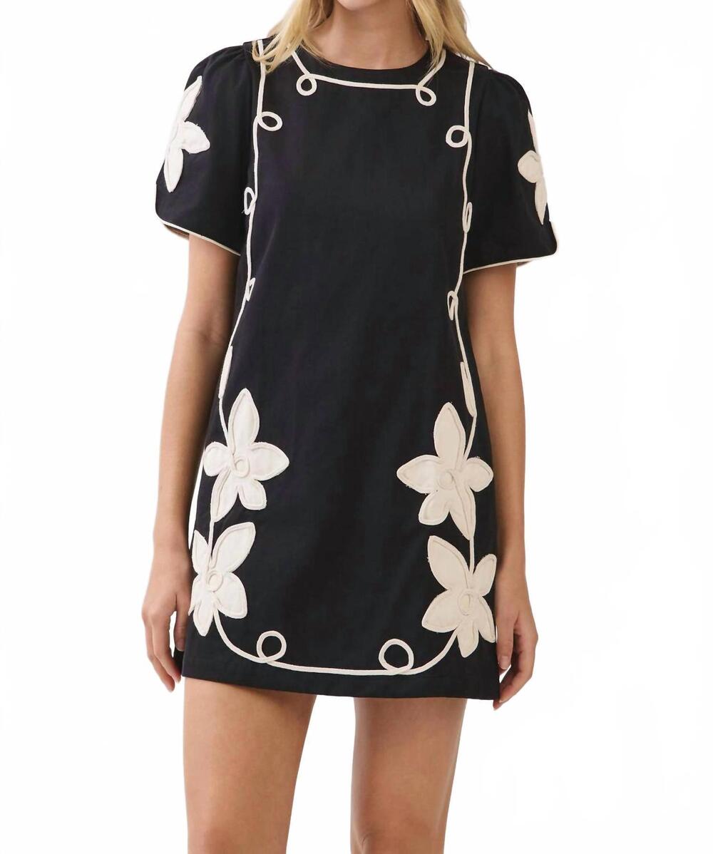 NEW TCEC nina floral appliqué dress in black